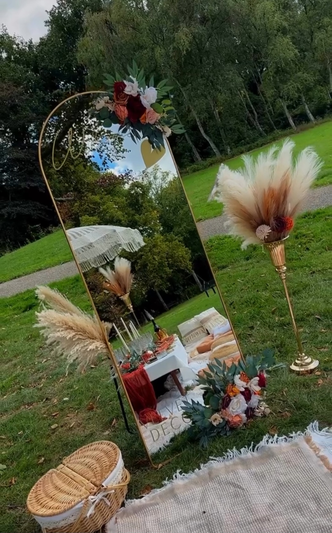 Velvet Decor spiegel styling in het park